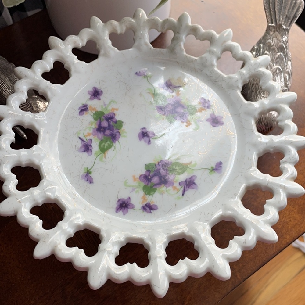 Norcrest Sweet Violet small one tier cake stand - Picture 2 of 8